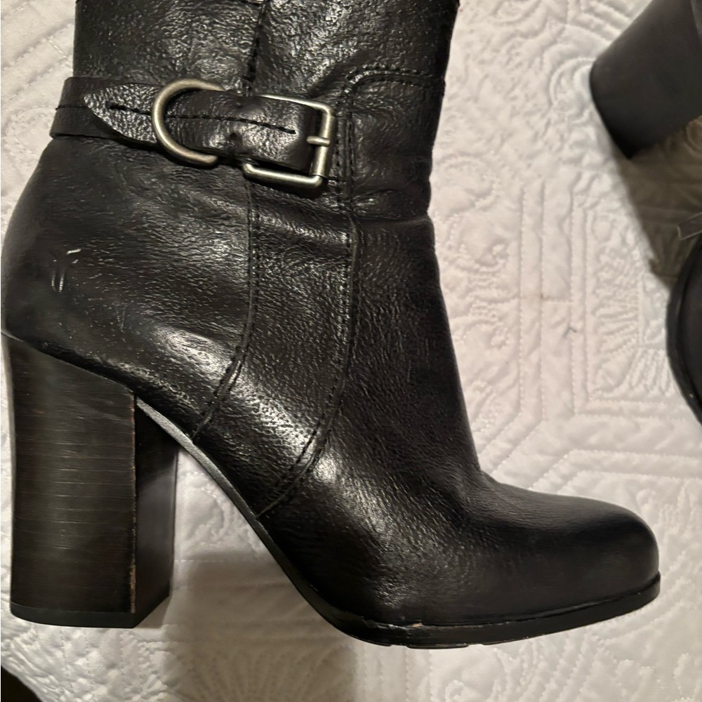 Frye Black Leather Heeled Boots size 9